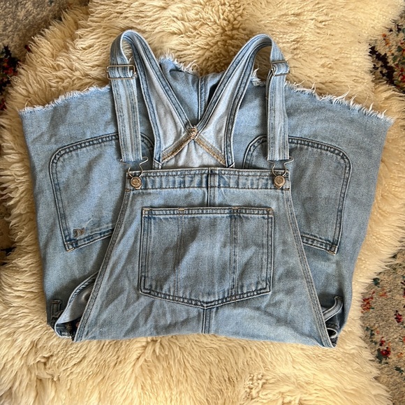 SOLD - American Eagle Hi-Rise Tomgirl Shortalls - Picture 5 of 9